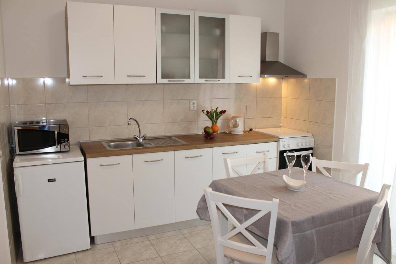 Apartments Valeria Kastela Exterior photo